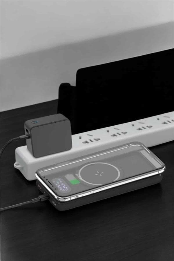 Powerbank Taşınabilir 10.000 Mah Hızlı Şarj Dijital Göstergeli 4