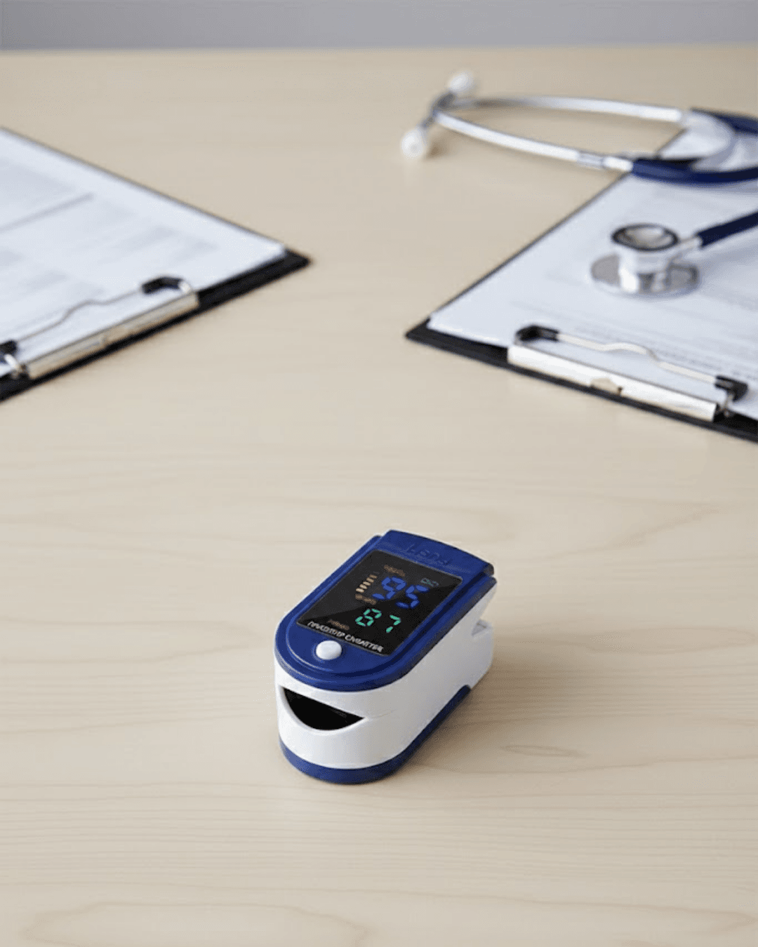 Kolay Kullanımlı Parmak Tipi Pulse Oksimetre Ev Tipi Kullanım