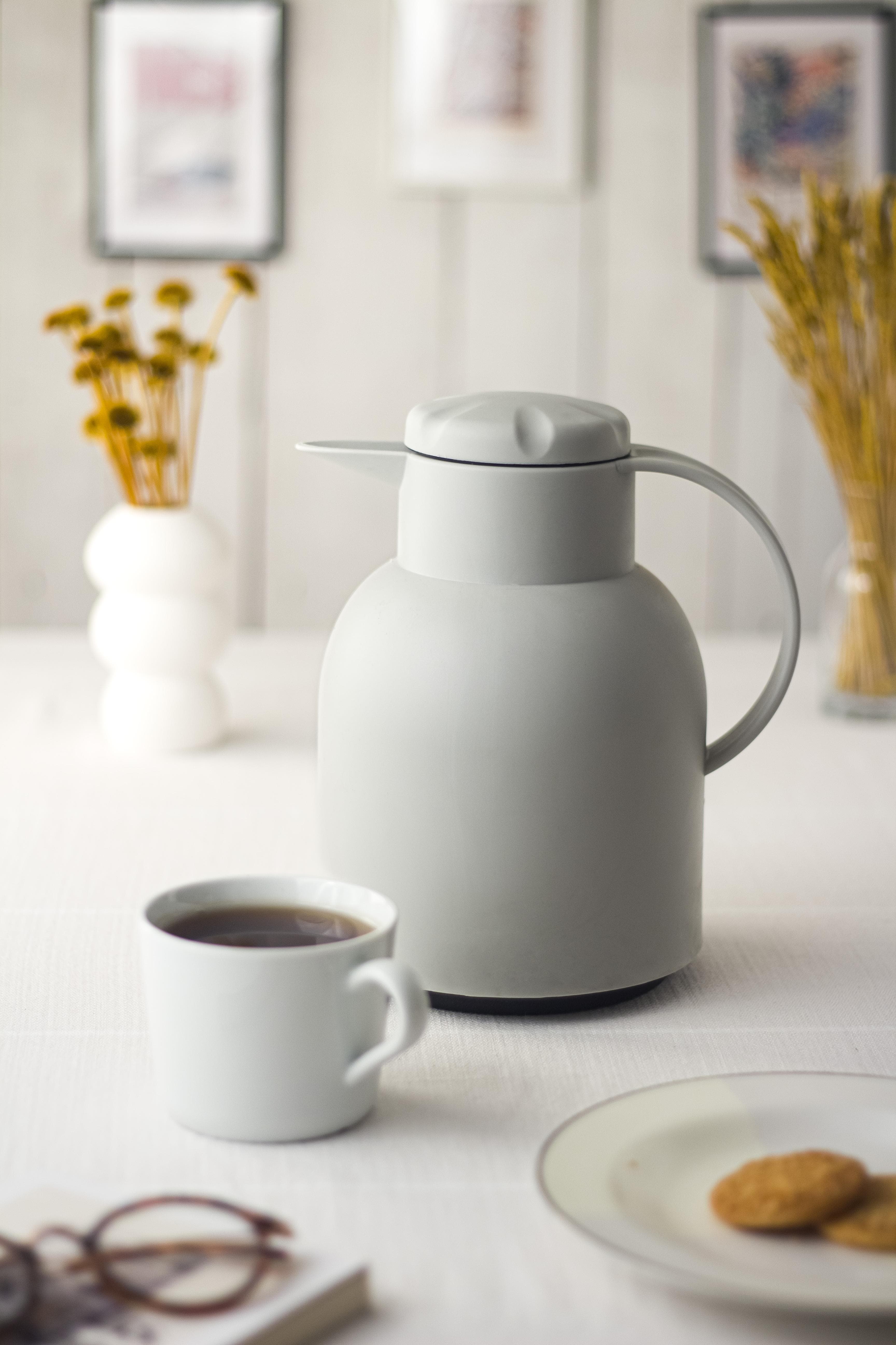 1 LT Isı Yalıtımlı Çay Ve Soğuk Su Termosu Gri (12 Saat Sıcak Tutar& İçi Camdır)