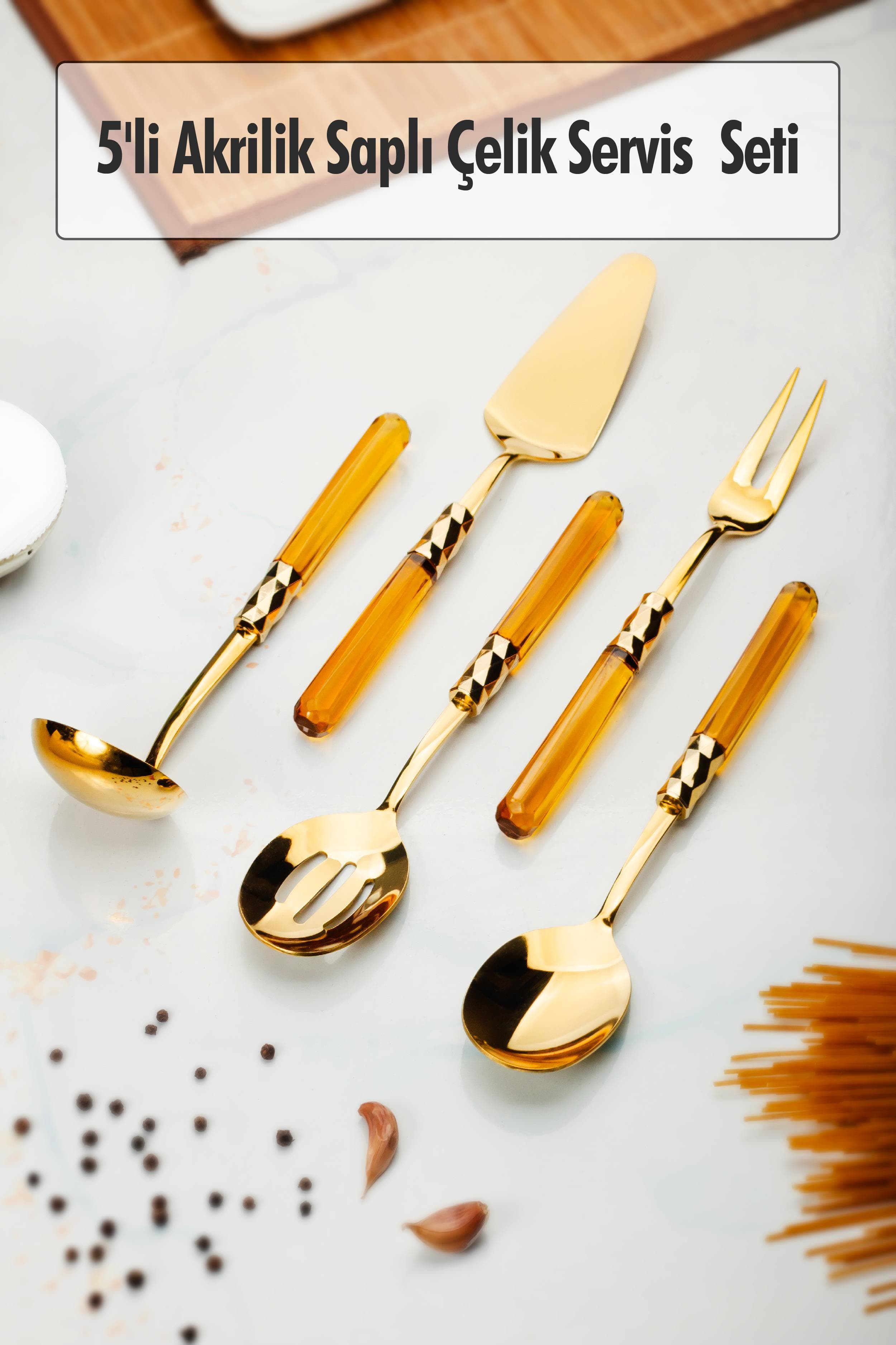 Ew's Kitchenware 5 Parça Gold Servis Seti - Amber Akrilik Saplı Kepçe, Kevgir, Spatula, Çatal, Kaşık