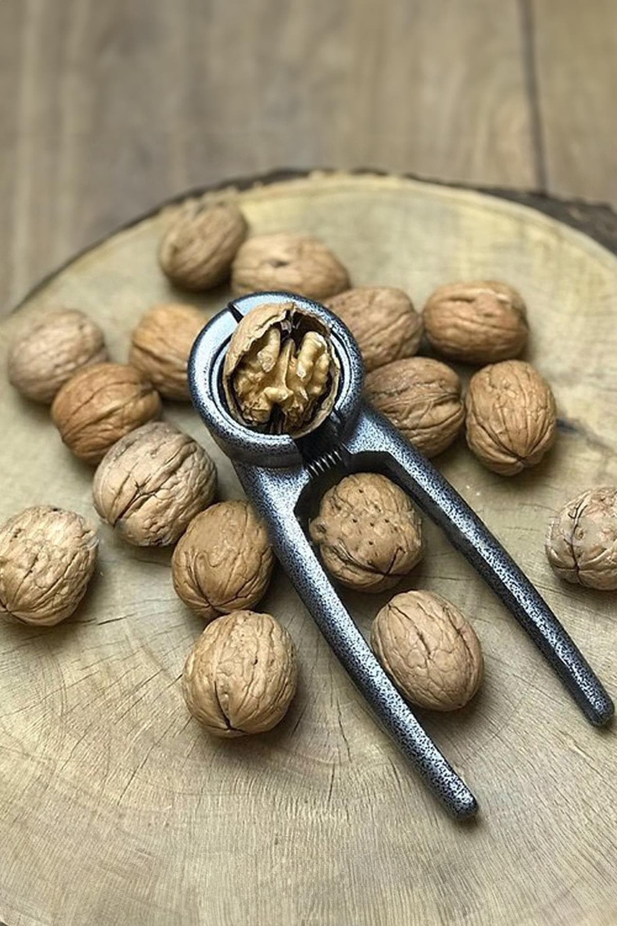 Alüminyum Döküm Ceviz Kıracağı Gri