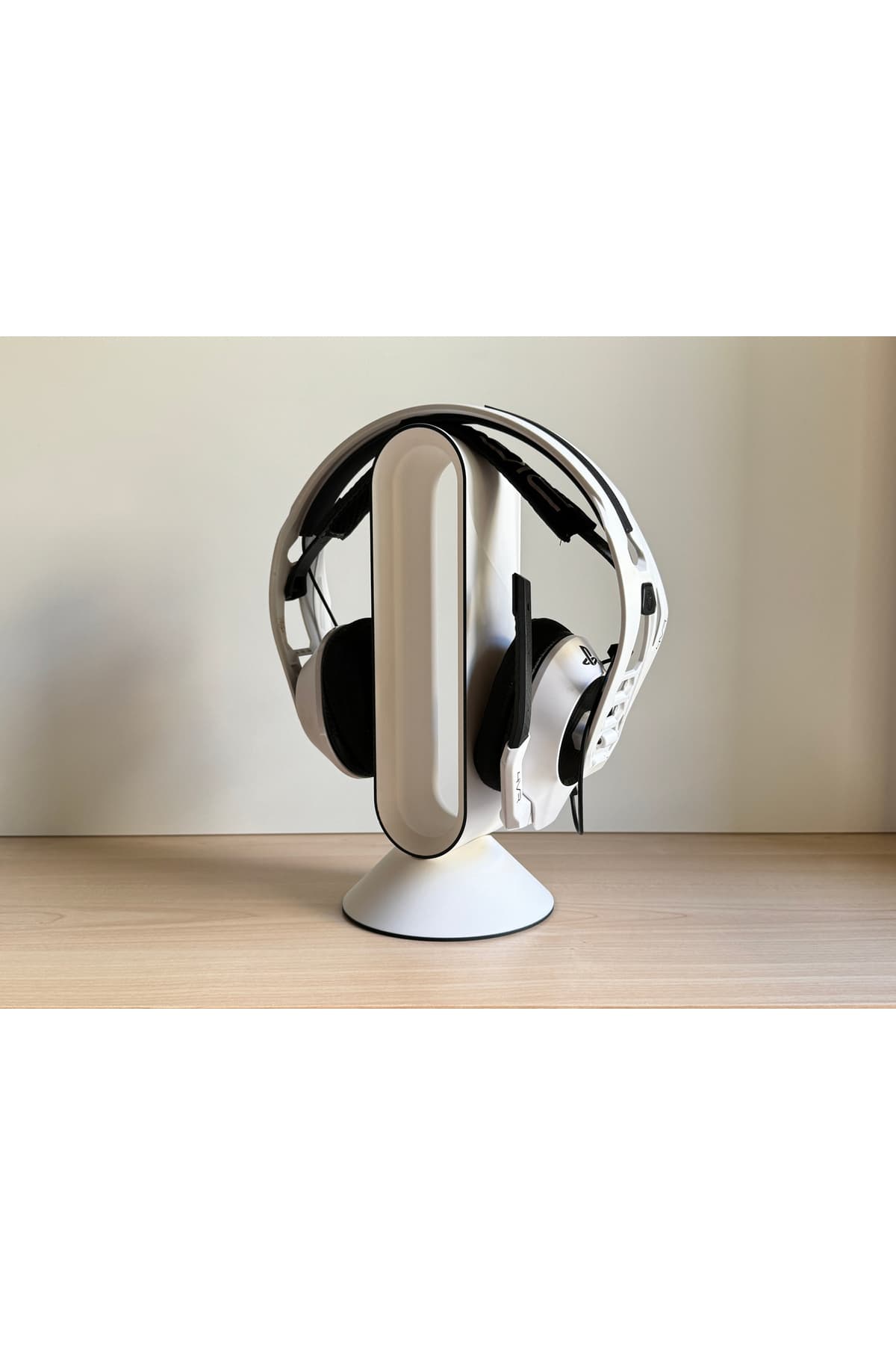 Premium Kulaklık Standı - Modern Masaüstü Tutucu ile Şık ve Düzenli Çalışma Alanı